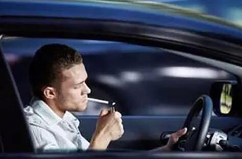 开车可以吸烟吗 开车吸烟危害|经验交流 - 驾照