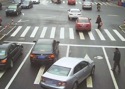 新交规不按导向车道行驶怎么处罚|驾照法规|驾