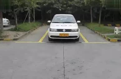 倒车入库口诀_倒车入库技巧
