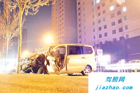吉林中东路与北极街交会处车祸 司机酒后驾驶致1人重伤