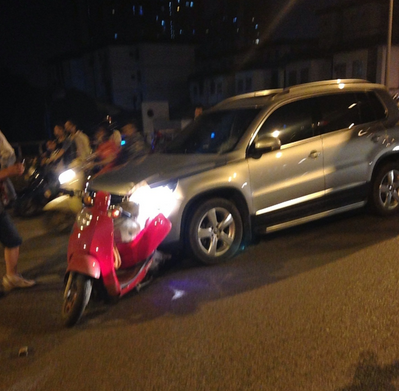 景北大桥车祸致男子当场死亡