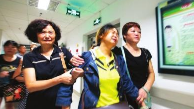 福州司机刮豪车被群殴 24天后去世