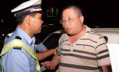 驾校教练竟酒后带学员上路