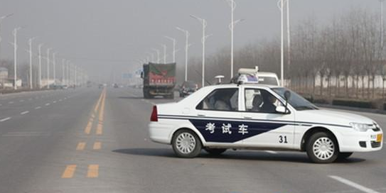 科目三掉头用几档最好