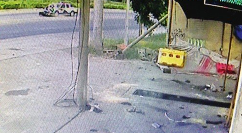 龙海一协警开警车撞死骑车男