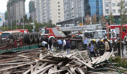 河北张家口惨烈车祸致14人死亡