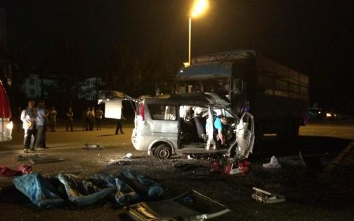 佳木斯两交警酒后驾驶致2人死亡