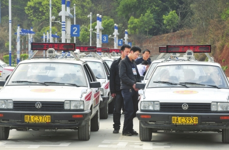 科目三路考会车攻略