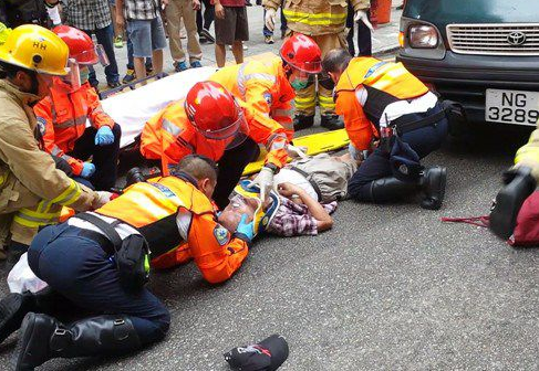 香港九龙7小时内3起车祸致2死1重伤