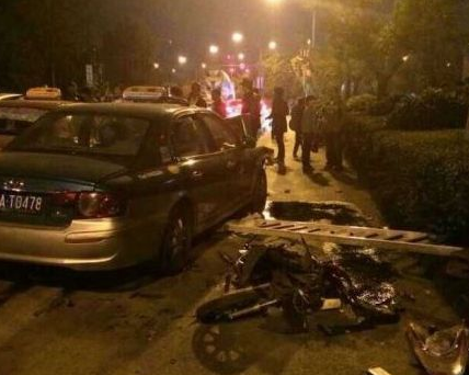 杭州西湖区发生多车事故致1死2重伤
