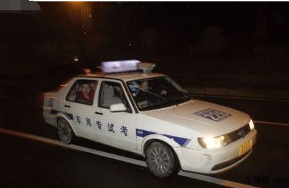 科目三夜考需要注意的地方及操作要素