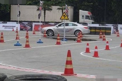 科目二曲线行驶S弯路考试方法
