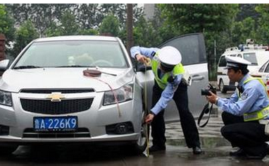 发生事故后怎么样拍照留证