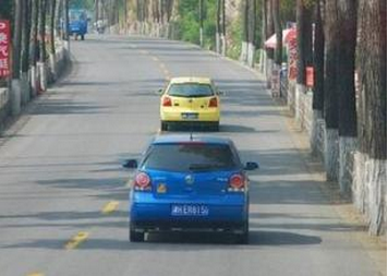 正确的跟车方法与跟车距离