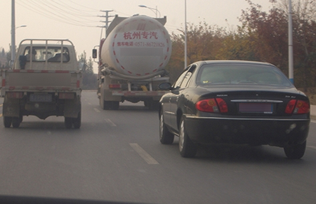 小白上路应该如何避开大车
