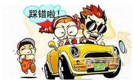 女司机怎么样防止油门当刹车