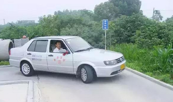 科目二考试直角转弯难题及易错点剖析