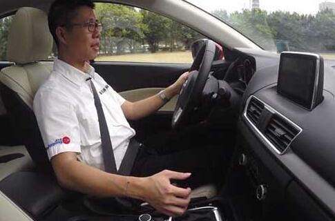 自动挡上路开车方法