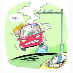 高速长途行行车速度差的九个危险行为
