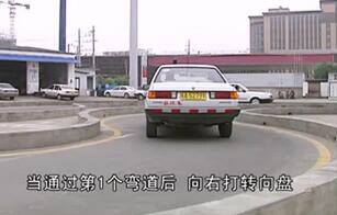科目二曲线行驶考试方法及需要