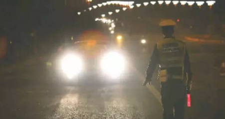 夜间怎么样在高速路安全行车