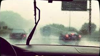 雨天行车有什么驾驶方法