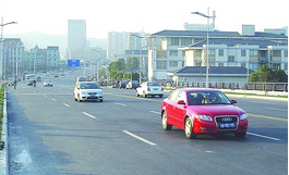 城市道路行车应该注意什么