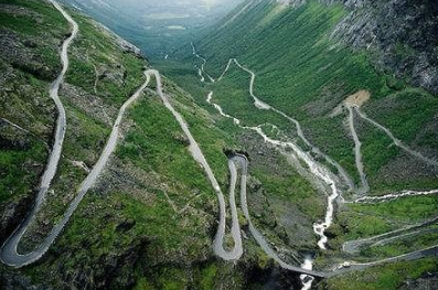 山区路面开车应该注意什么事项