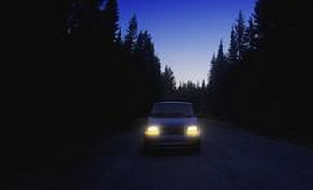 夜晚驾车出行有什么需要注意的地方