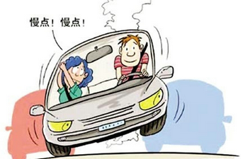 大风天气行车需要注意的地方