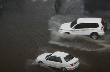 台风天怎么样安全涉水行车