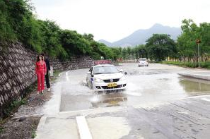 科目三路考遇见下雨天如何解决