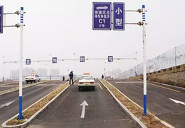 坡道定点停车起步方法分析