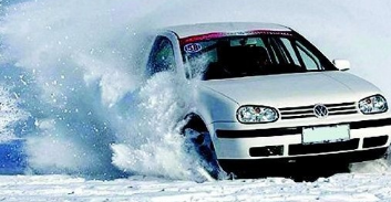 后驱车冬天雪地驾驶方法