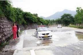 驾驶证考试科目三下雨如何解决