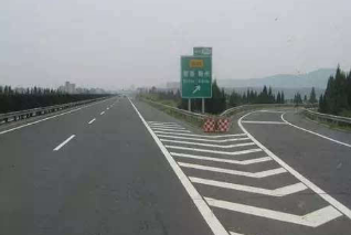 高速公路匝道行驶有什么需要注意的地方