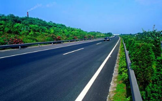 高速公路上要怎么样超车