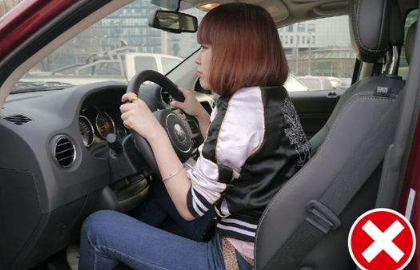 长途驾驶舒适的开车姿势