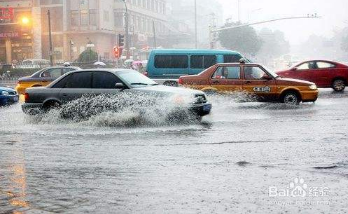 雨天安全行车八大需要注意的地方