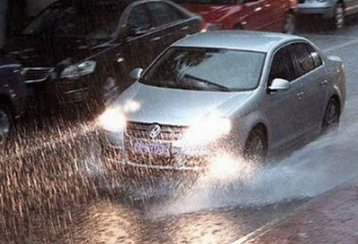 小白雨天安全行车有什么需要注意的地方