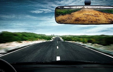 在高速公路上行驶有哪些需要注意的地方
