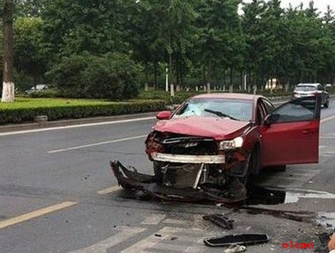 杭州下沙路车祸