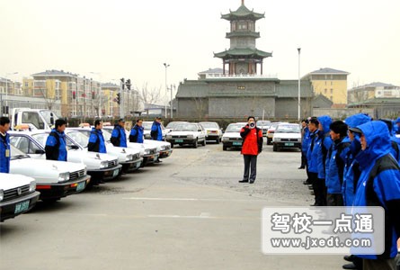踩刹车方法有那些