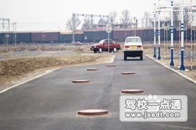 圆饼路考不难告诉你怎么样过连续障碍