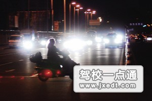 什么时间用远光灯哪几类人最喜开远光灯