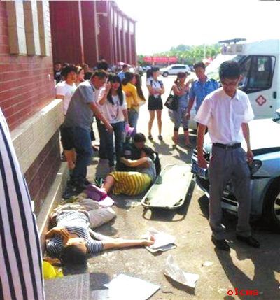 安徽宿州高考考试爱心送考车冲进待考人群 致1死3伤